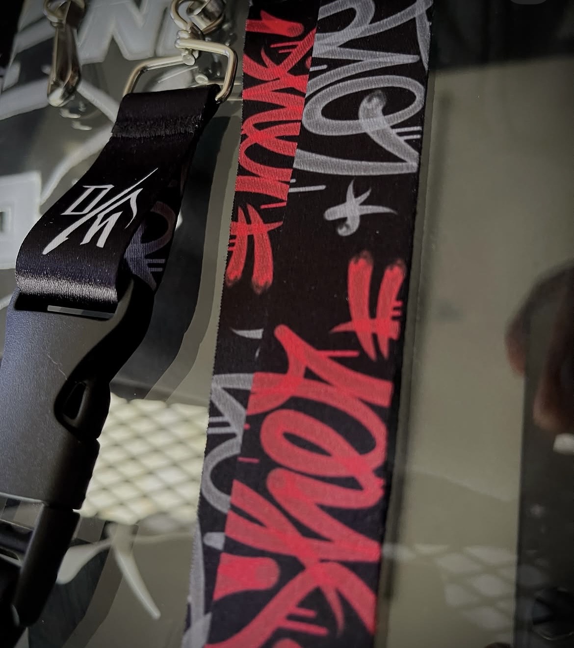 yonerone_lanyard_red