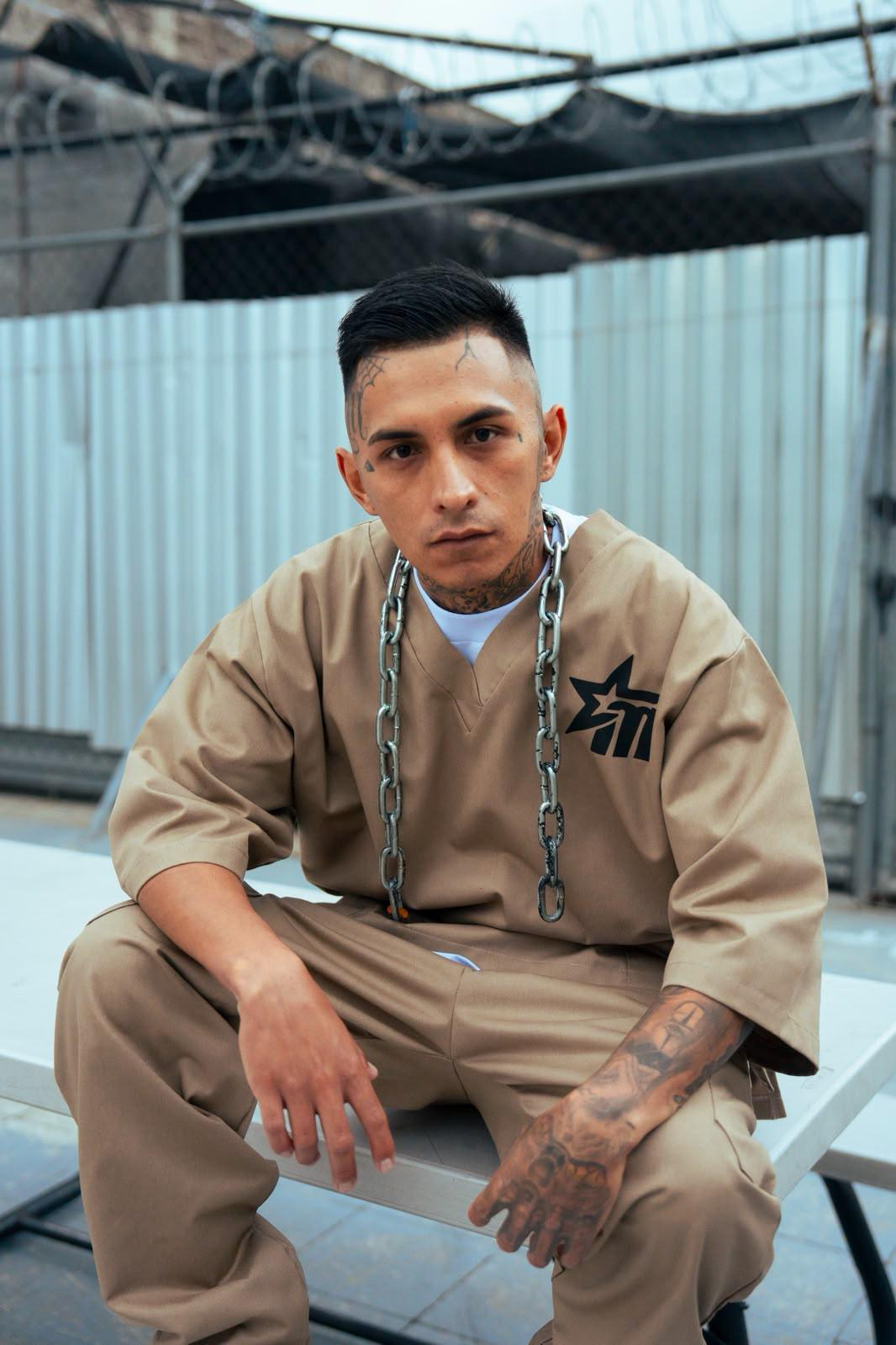 madexlacalle_conjunto_inmate_sky_khak